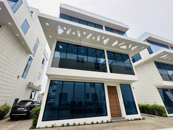 4 bedroom townhouse for rent at Cantonment - 4 bedroom House in Cantonment - Rent
