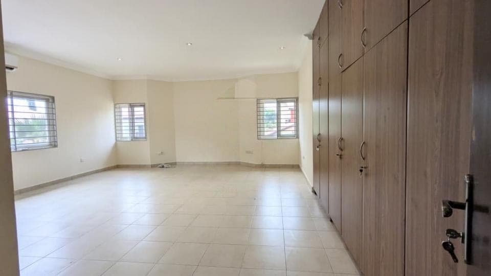 3 bedroom townhouse for sale at Cantonments - 3 bedroom House in Cantonments - Sale