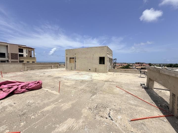 7 room commercial space for rent at Sakumono Roadside - 7 bedroom Commercial in Sakumono Roadside - Rent