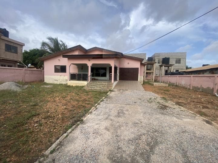 4 bedroom house for sale at Spintex - 4 bedroom House in Spintex - Sale