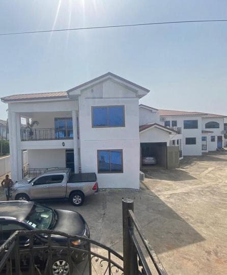 14 bedroom furnished townhouse for sale at Roman Ridge - 14 bedroom House in Roman Ridge - Sale