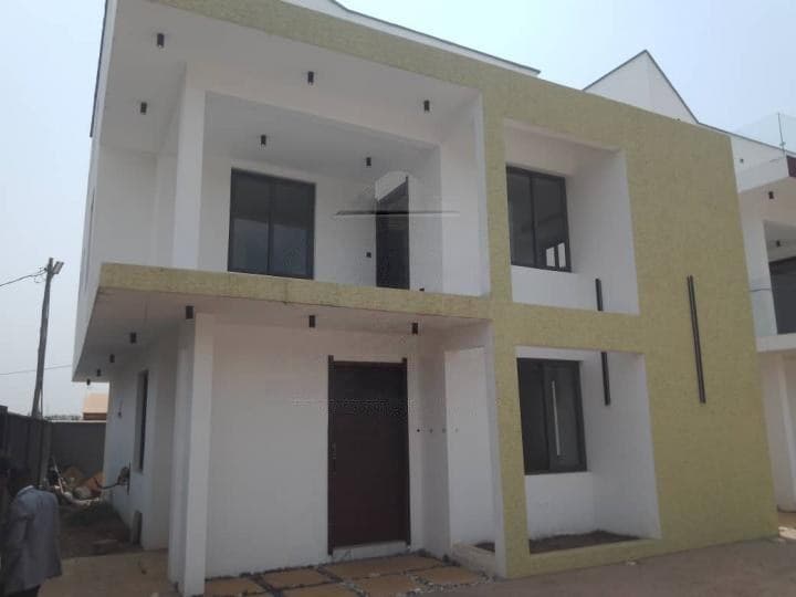 4 bedroom townhouse for sale at Abelemkpe - 4 bedroom House in Abelemkpe - Sale