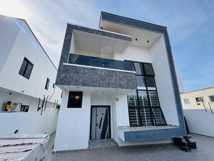 4 bedroom house for sale at Spintex Lashibi - 4 bedroom House in Spintex Lashibi - Sale