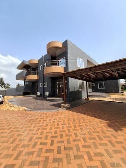 5 bedroom house for sale at Tema - 5 bedroom House in Tema - Sale