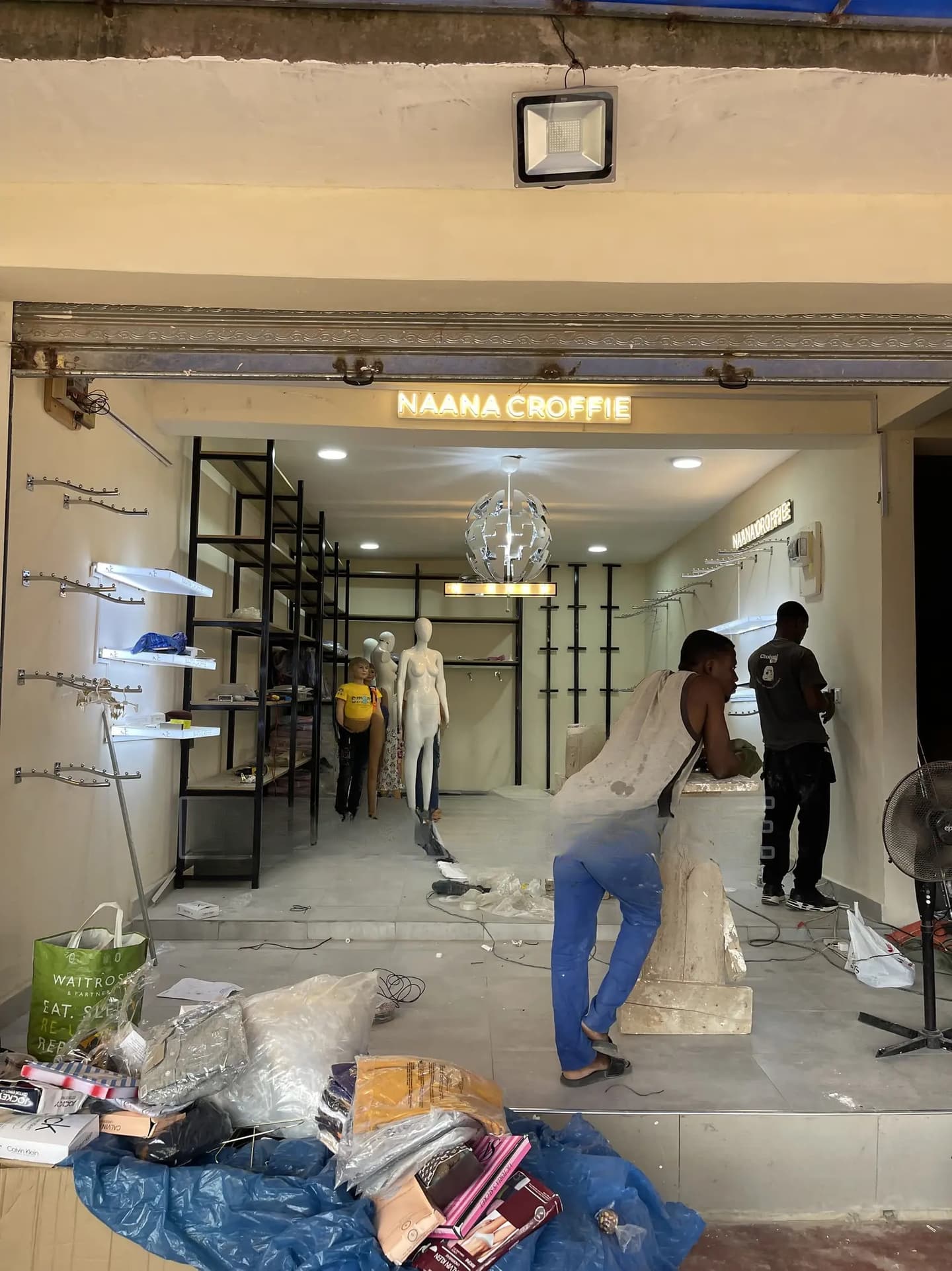 Shop for Rent , ALHAJI TABORA - Commercial in Greater Accra, Tantra Hills, Ola Achool Area - Rent
