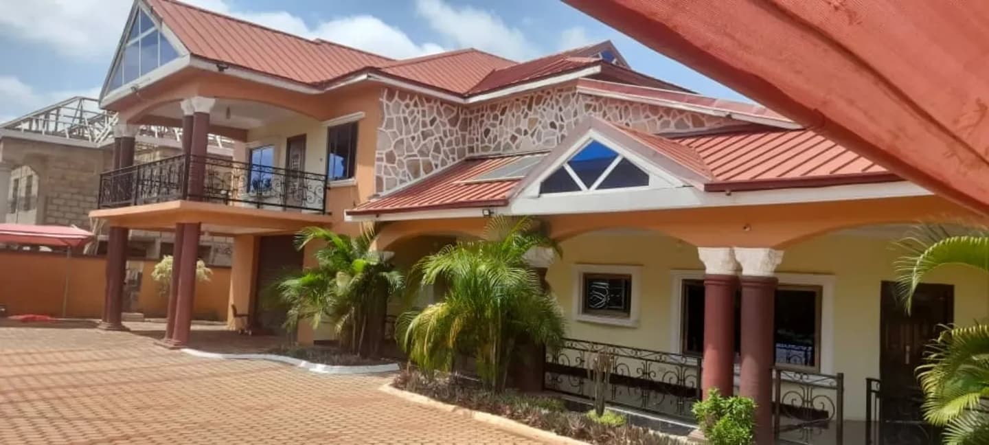 Furnished 5bdrm House in Fredimens Real, Kumasi Metropolitan for sale - 5 bedroom House in Ashanti, Kumasi Metropolitan - Sale