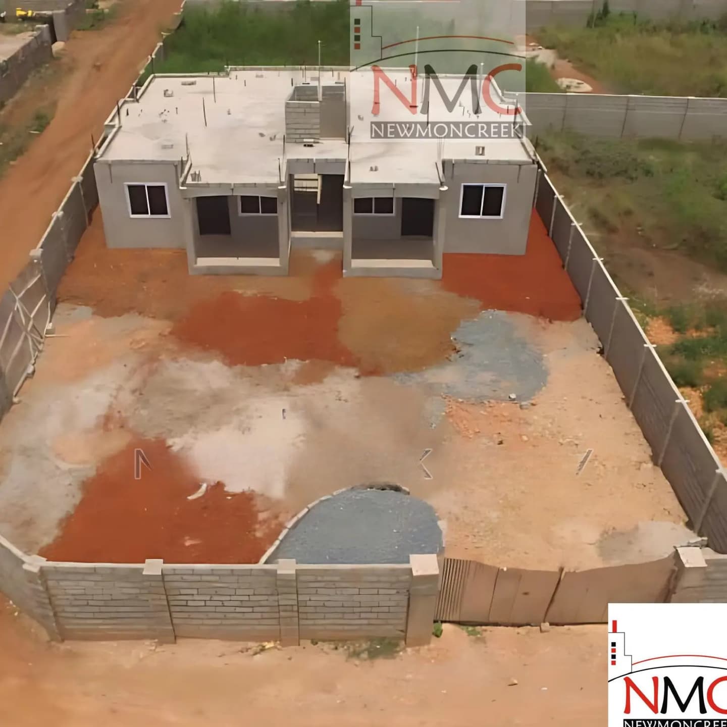 12bdrm Block of Flats in Adenta.Amrahia.Baron for sale - 12 bedroom House in Greater Accra, Amrahia - Sale