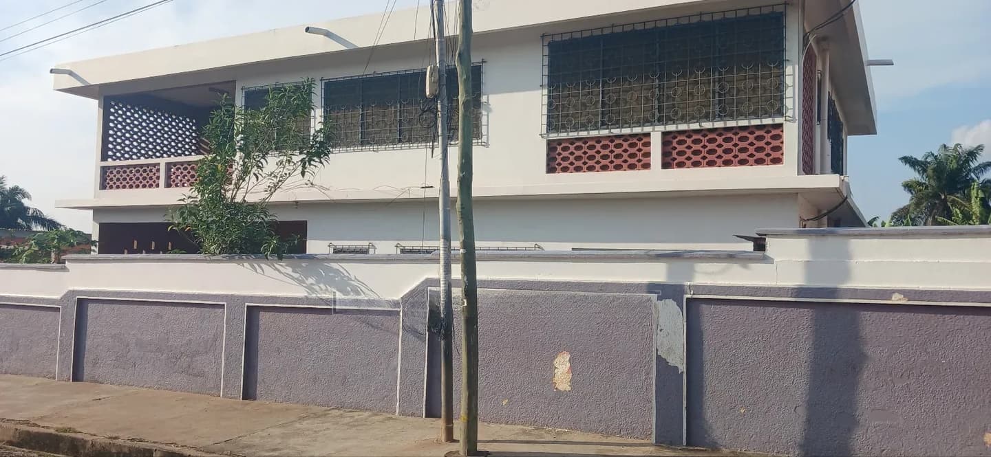 14 Bedrooms Commercial Property for Rent at Accra New Town - 14 bedroom Commercial in Greater Accra, Accra New Town - Rent