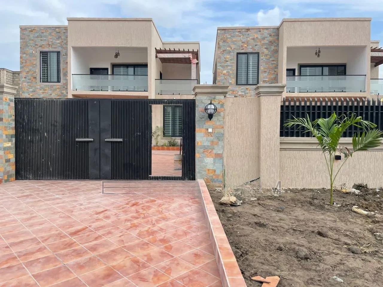 4bdrm House in Baatsona Total for sale - 4 bedroom House in Greater Accra, Spintex, Baatsona Total - Sale