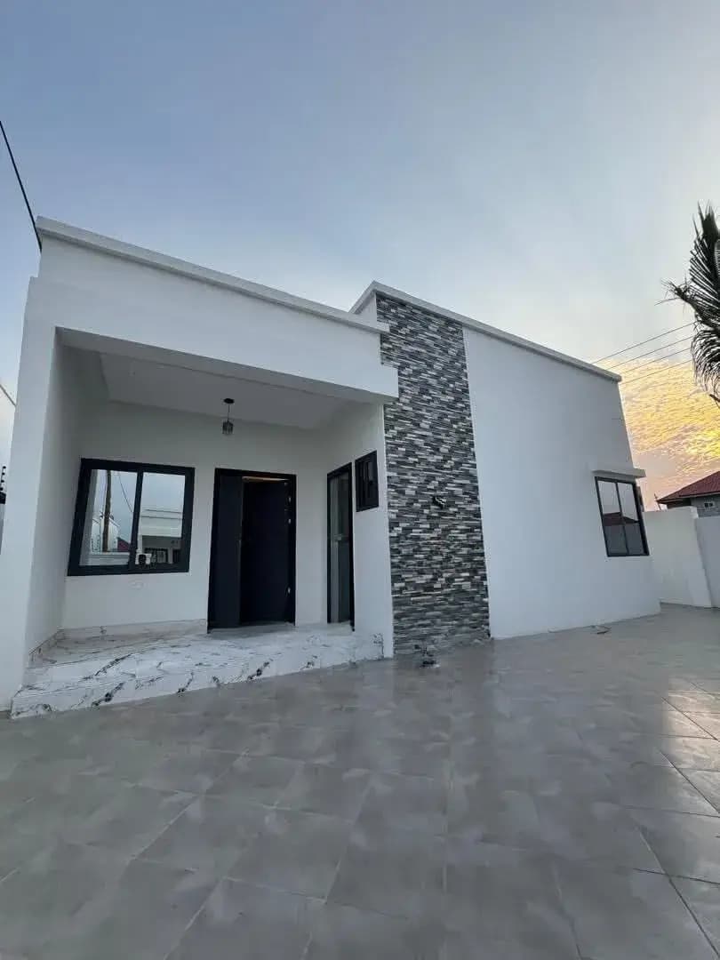 3bdrm House in Seekers Realty, Manet Junction for sale - 3 bedroom House in Greater Accra, Spintex, Manet Junction - Sale