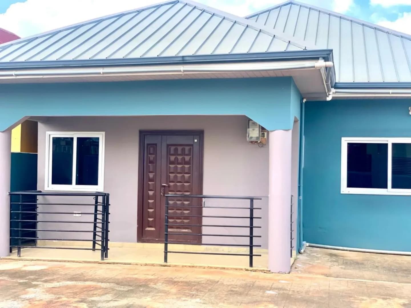 3bdrm House in Old Ashomang for sale - 3 bedroom House in Greater Accra, Old Ashomang - Sale