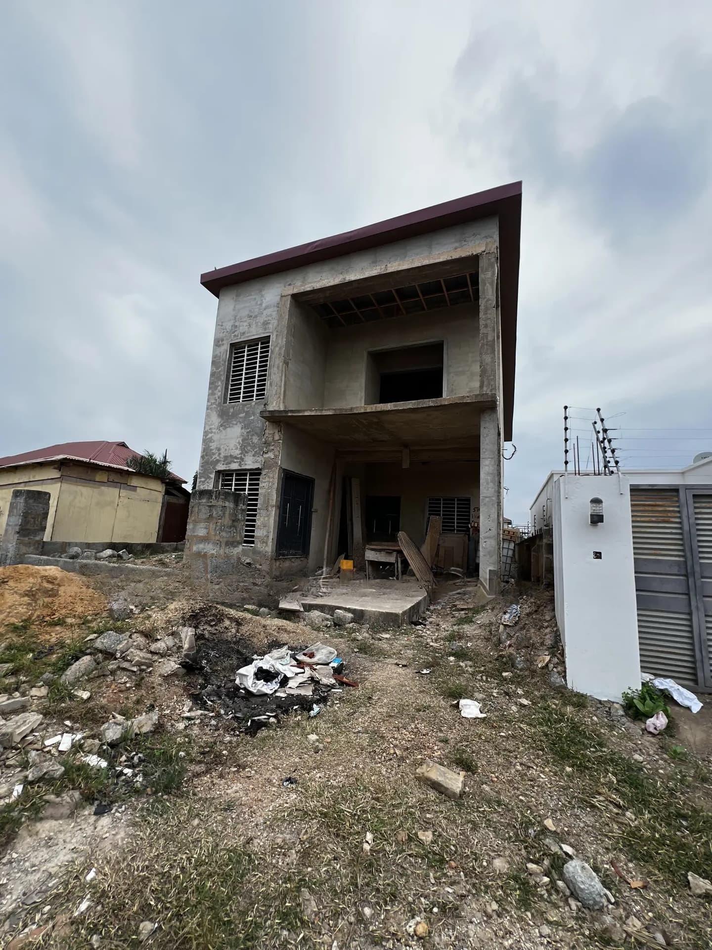 5bdrm Duplex in Lakeside Estate, Ashaley Botwe for sale - 5 bedroom House in Greater Accra, Ashaley Botwe - Sale
