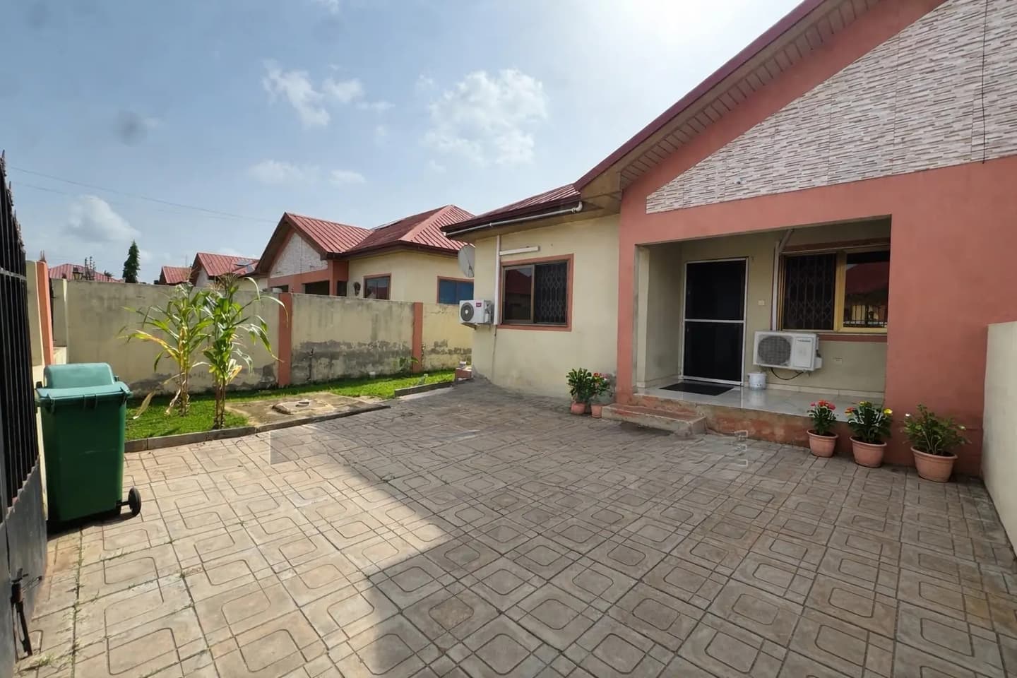 2bdrm House in Lake Side Estate for sale - 2 bedroom House in Greater Accra, Ashaley Botwe, Lake Side Estate - Sale