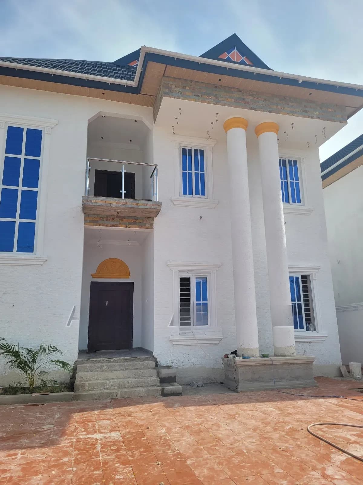 Furnished 5bdrm Block of Flats in Diamond City Estate, Atwima Kwanwoma - 5 bedroom House in Ashanti, Atwima Kwanwoma - Sale