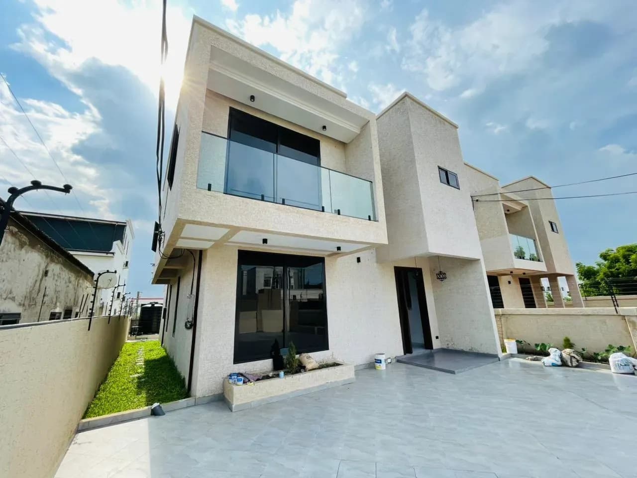 4bdrm House in East Legon Hills, Boundary Road Area for sale - 4 bedroom House in Greater Accra, East Legon, Boundary Road Area - Sale
