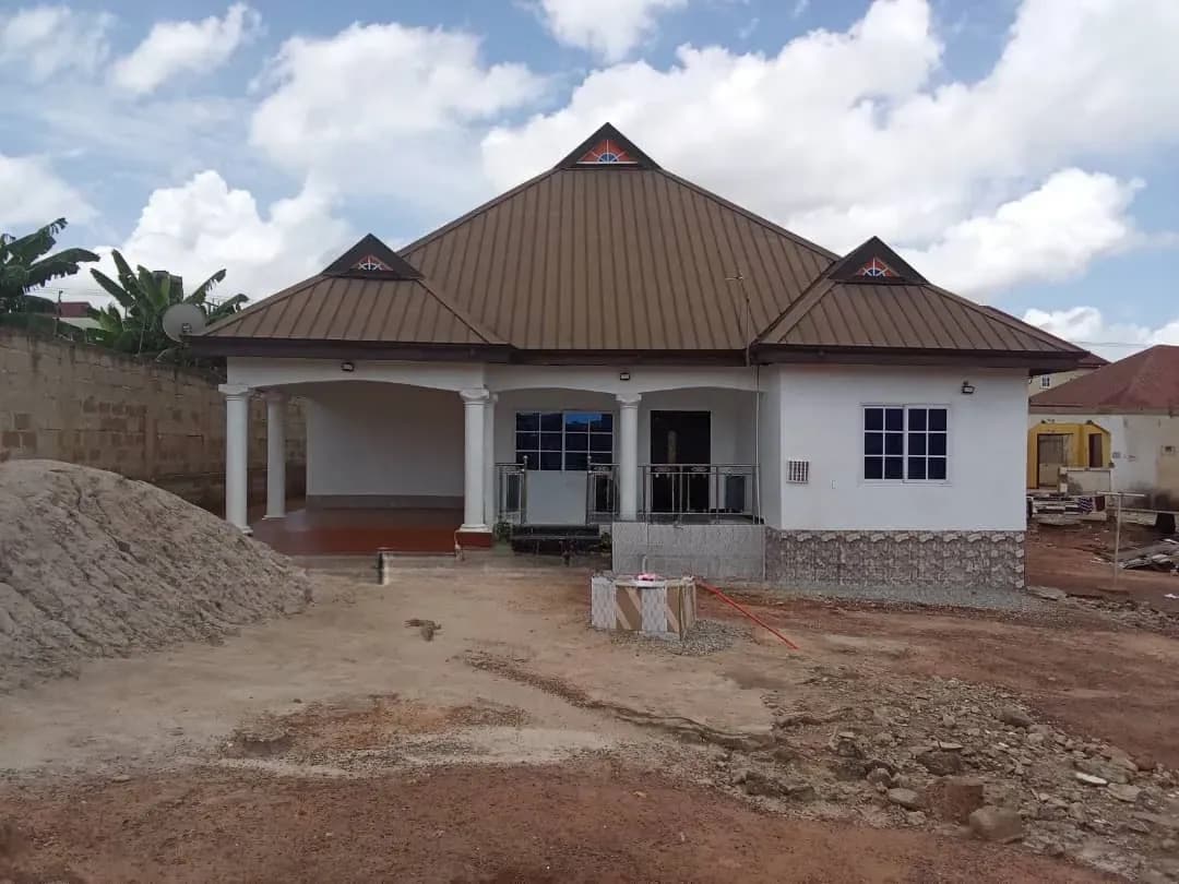 Furnished 5bdrm House in Tanoso Dominase, Kumasi Metropolitan for sale - 5 bedroom House in Ashanti, Kumasi Metropolitan - Sale