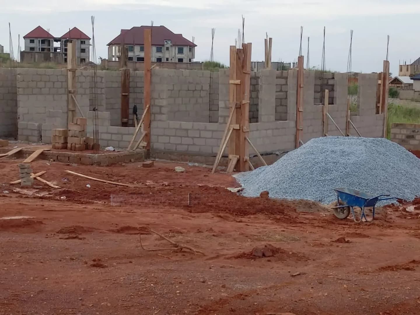 House For Sale At Abuakwa Twedie - 7 bedroom House in Ashanti, Kumasi Metropolitan - Sale