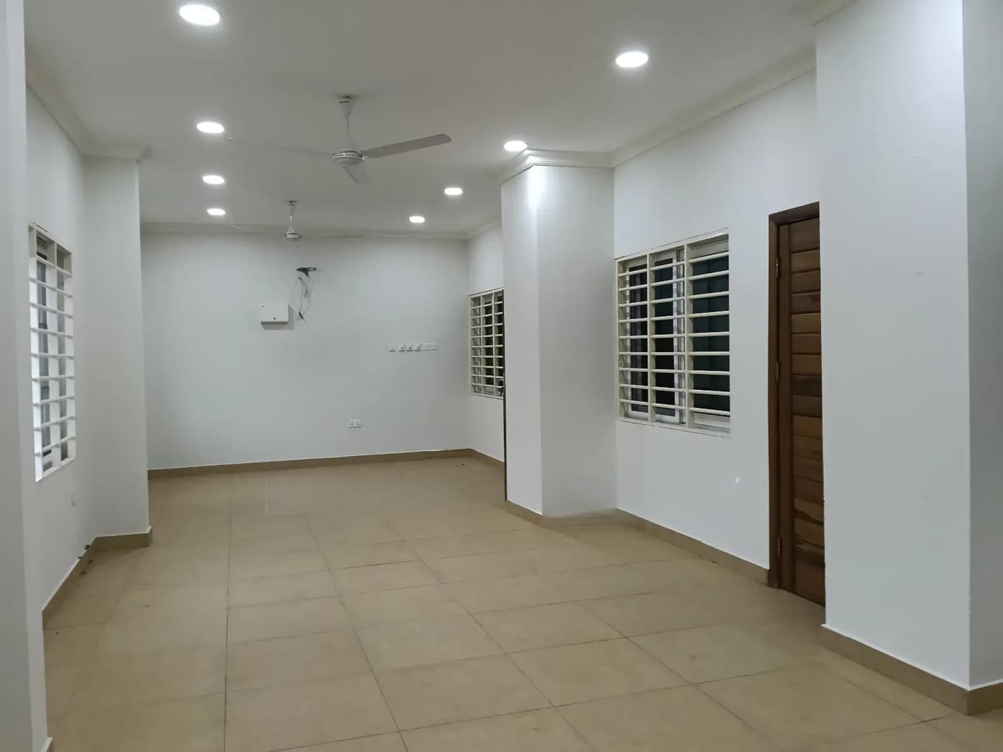 A Spacious Office Space to Let/ for Rent - Commercial in Greater Accra, Adenta - Rent