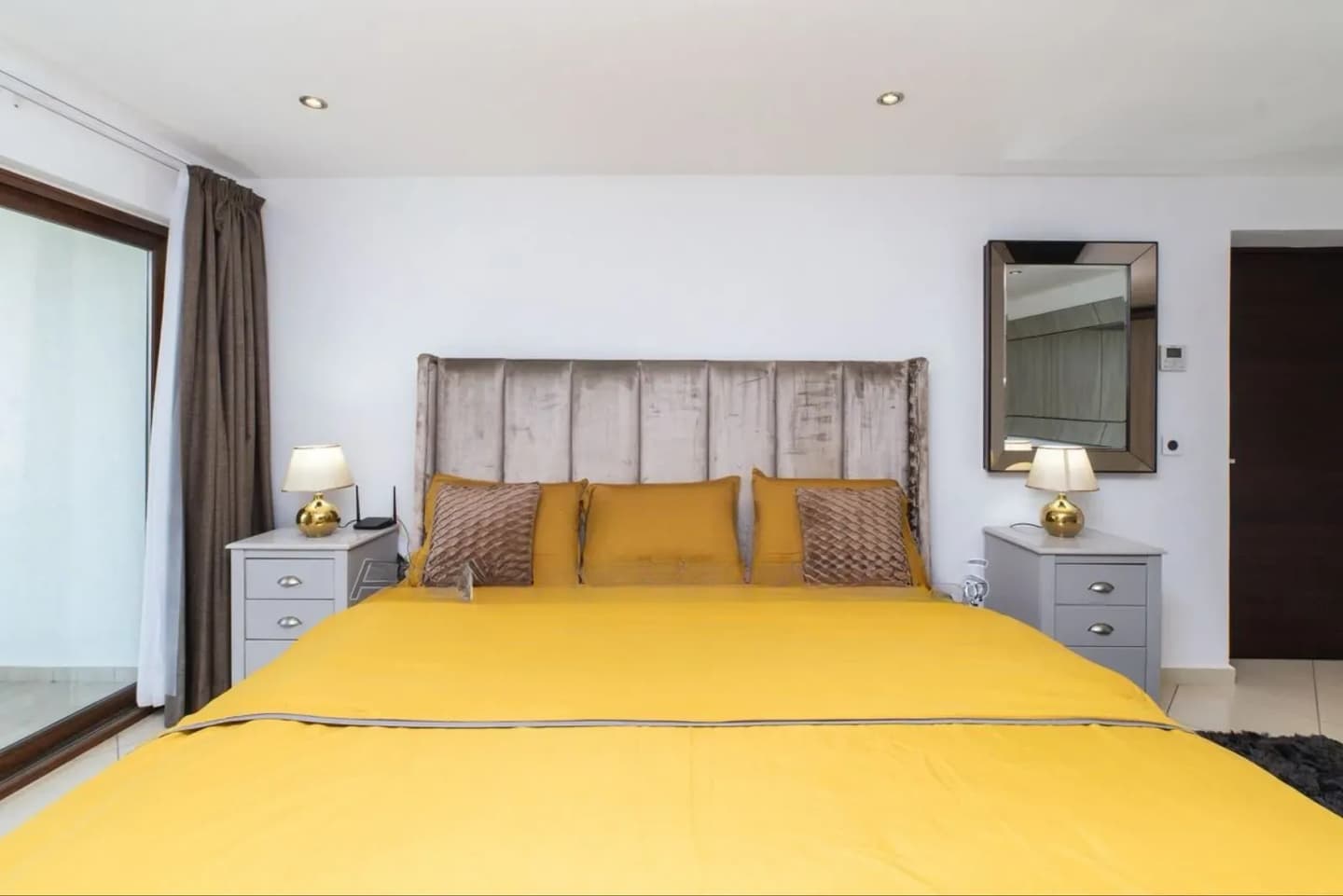 Furnished 3bdrm Apartment in Villaggio Alto, Airport Residential Area - 3 bedroom Apartment in Greater Accra, Airport Residential Area - Sale