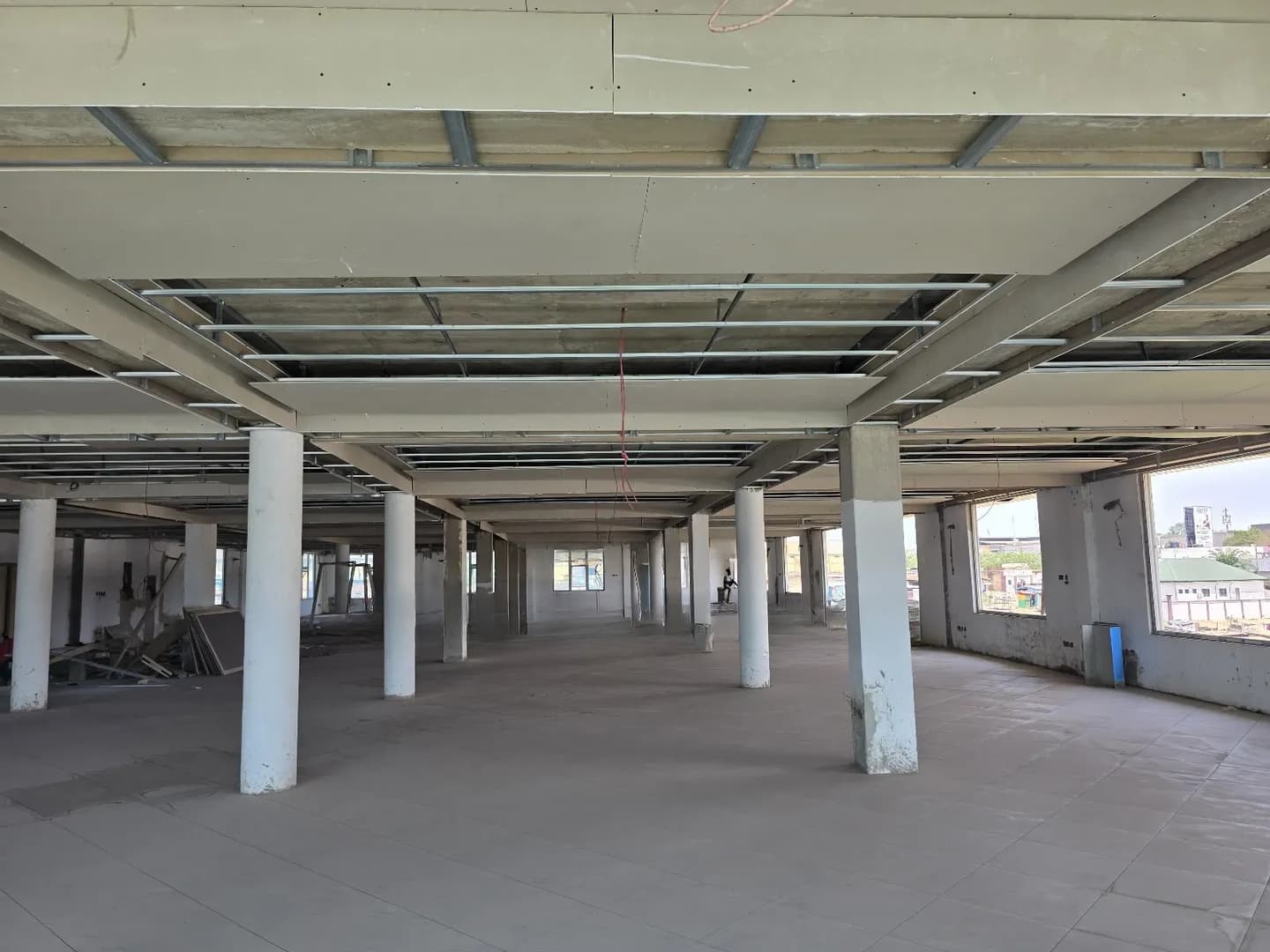 1000 SQM Showroom/ Office Space - Commercial in Ashanti, Kumasi Metropolitan - Rent