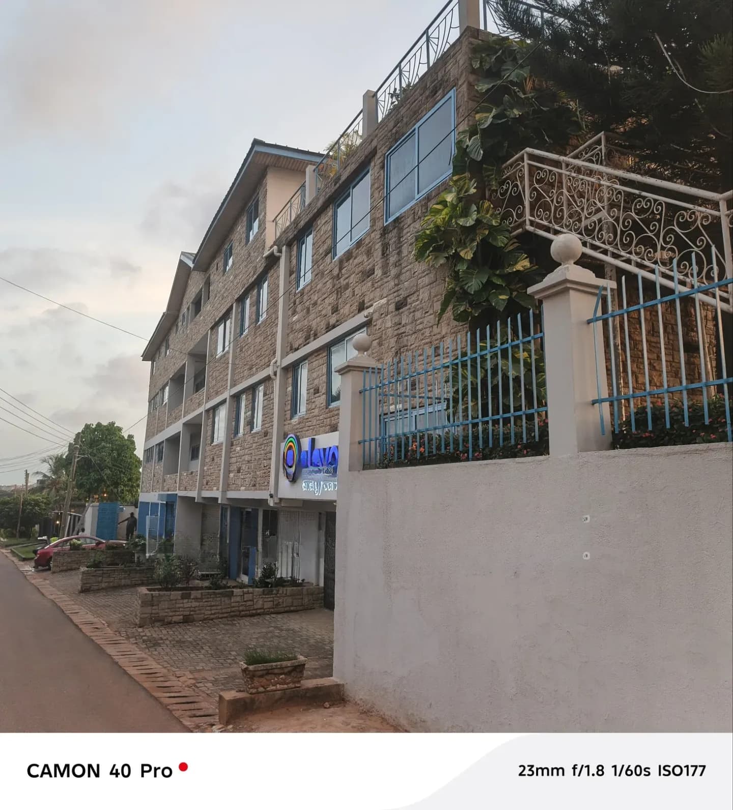 Office Space First Floor Building - Commercial in Greater Accra, Dworwulu, Special School Area, 08/09 - Rent