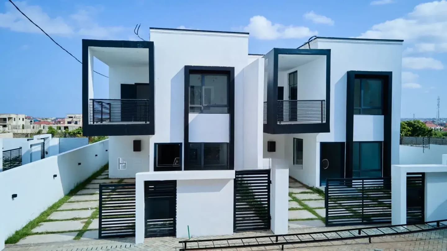 3bdrm Duplex in East Legon Hills, Accra Metropolitan for sale - 3 bedroom House in Greater Accra, Accra Metropolitan - Sale