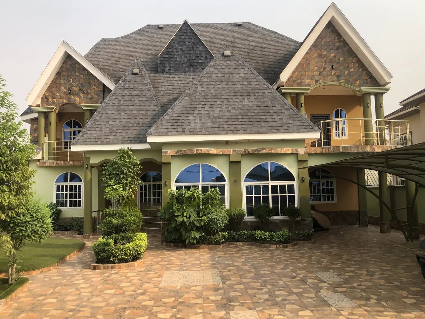 5bdrm Duplex in Oyarifa Estate, Accra Metropolitan for sale - 5 bedroom House in Greater Accra, Accra Metropolitan - Sale
