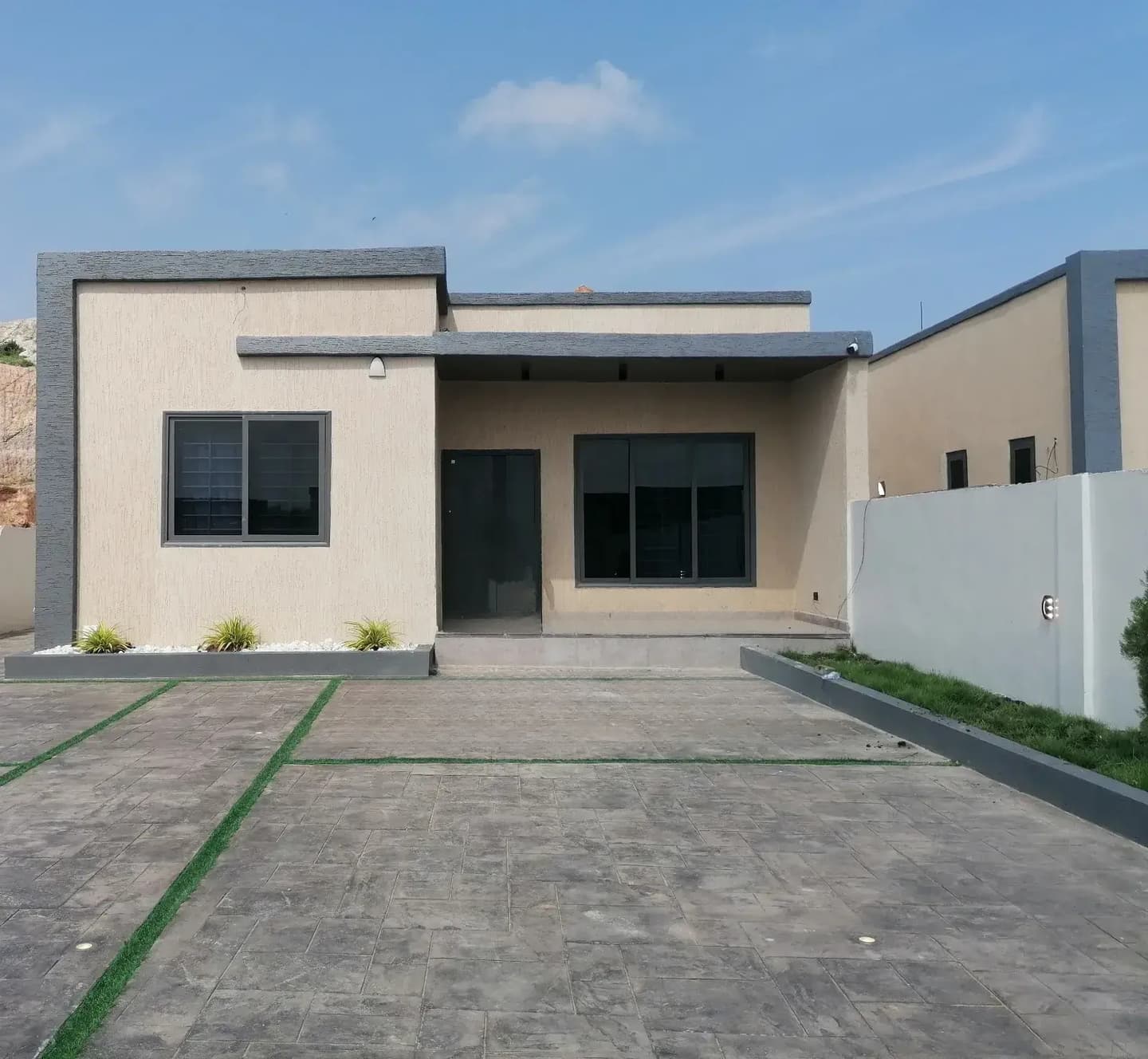2bdrm House in Bortianor Hills, Weija for sale - 2 bedroom House in Greater Accra, Weija - Sale