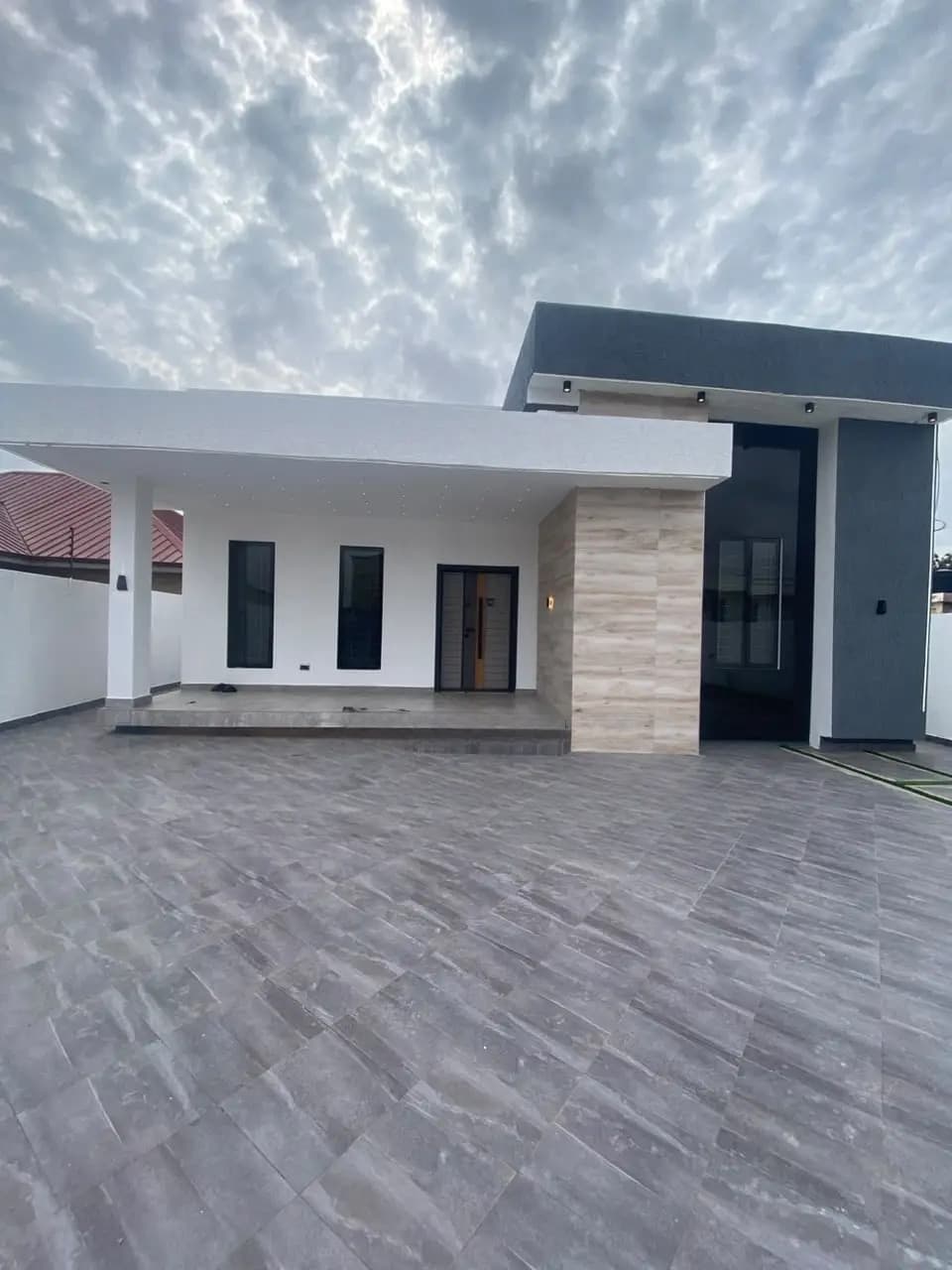 3bdrm House in Lakeside Community 8, Ga East Municipal for sale - 3 bedroom House in Greater Accra, Ga East Municipal - Sale