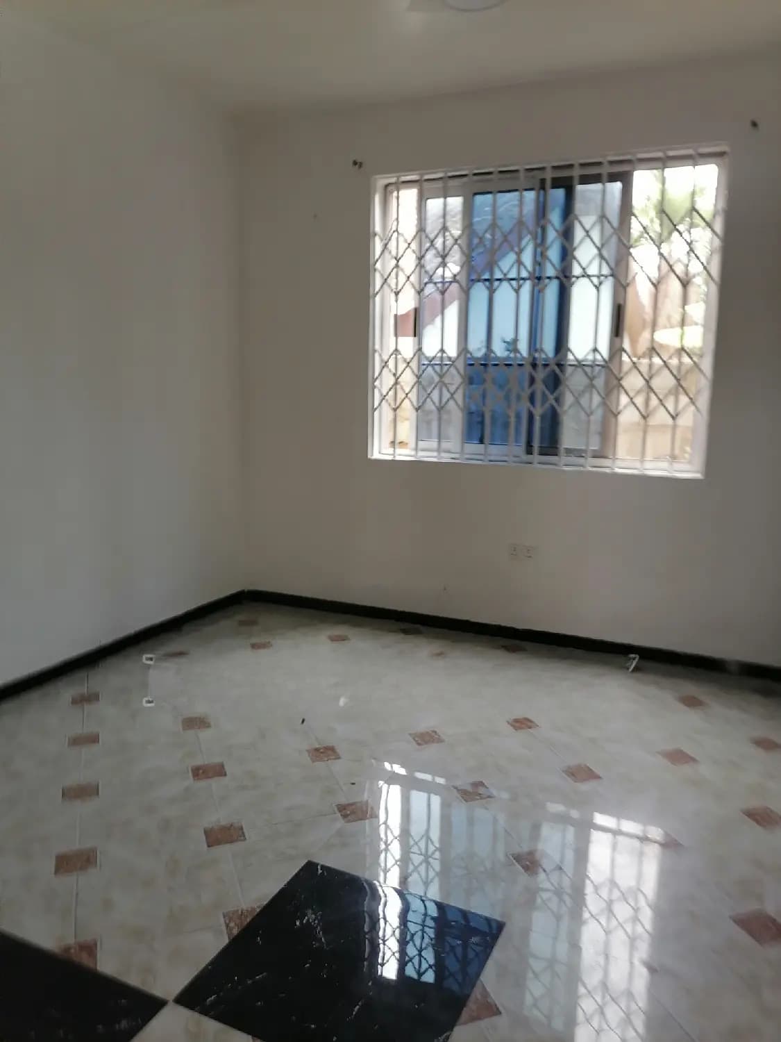1bdrm Apartment in Nungua Junction Mall, Spintex for rent - 1 bedroom Commercial in Greater Accra, Spintex - Rent