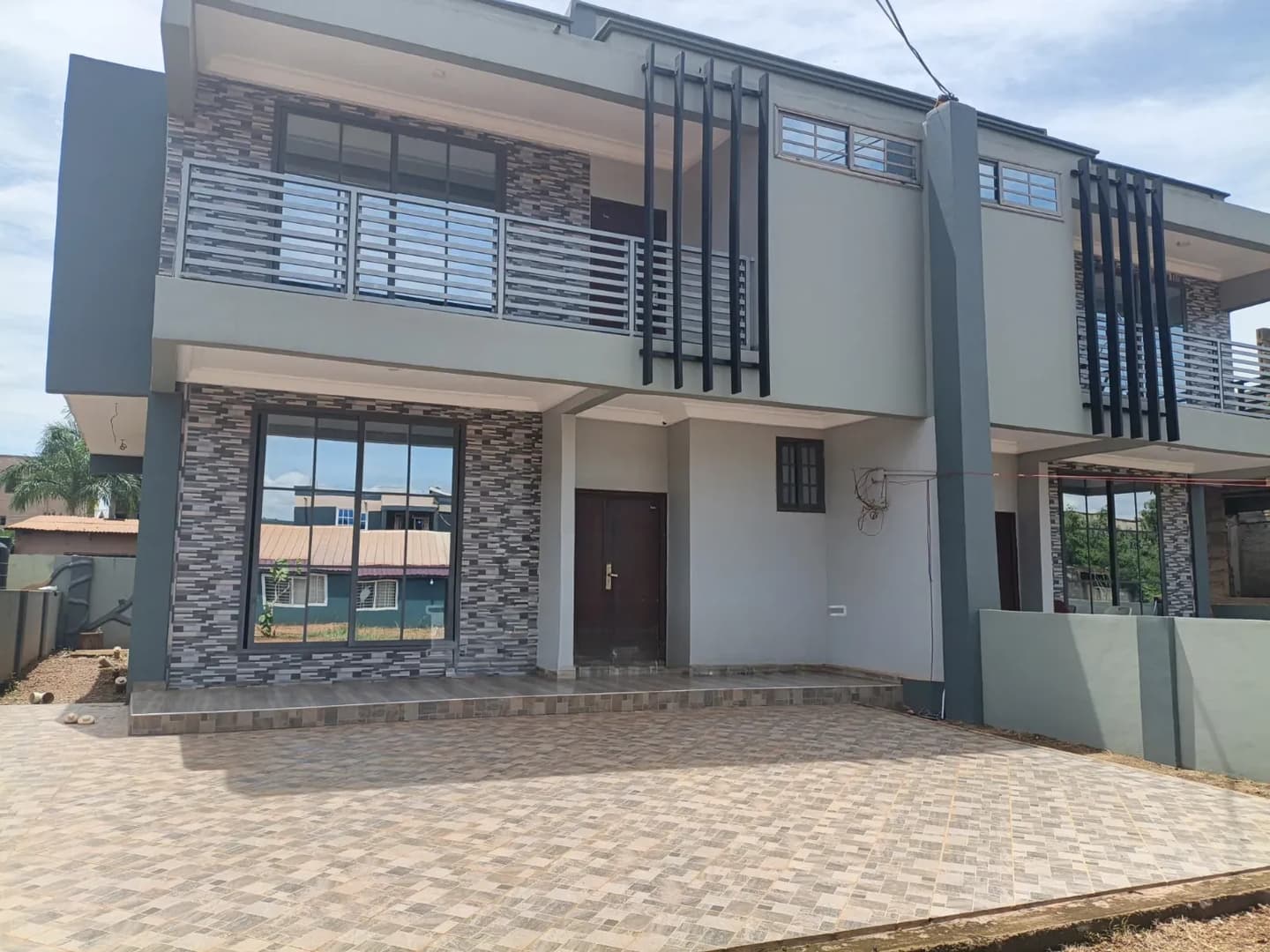 Office Space for Rent at Oyarifa. - Commercial in Greater Accra, Oyarifa, Ghana Flag - Rent