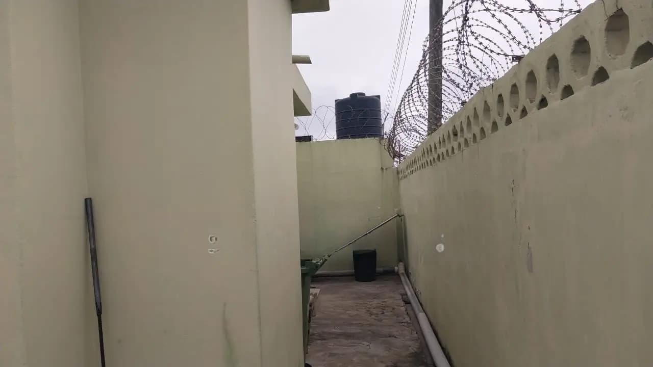 Furnished 3bdrm House in Dansoman Estate for sale - 3 bedroom House in Greater Accra, Dansoman - Sale