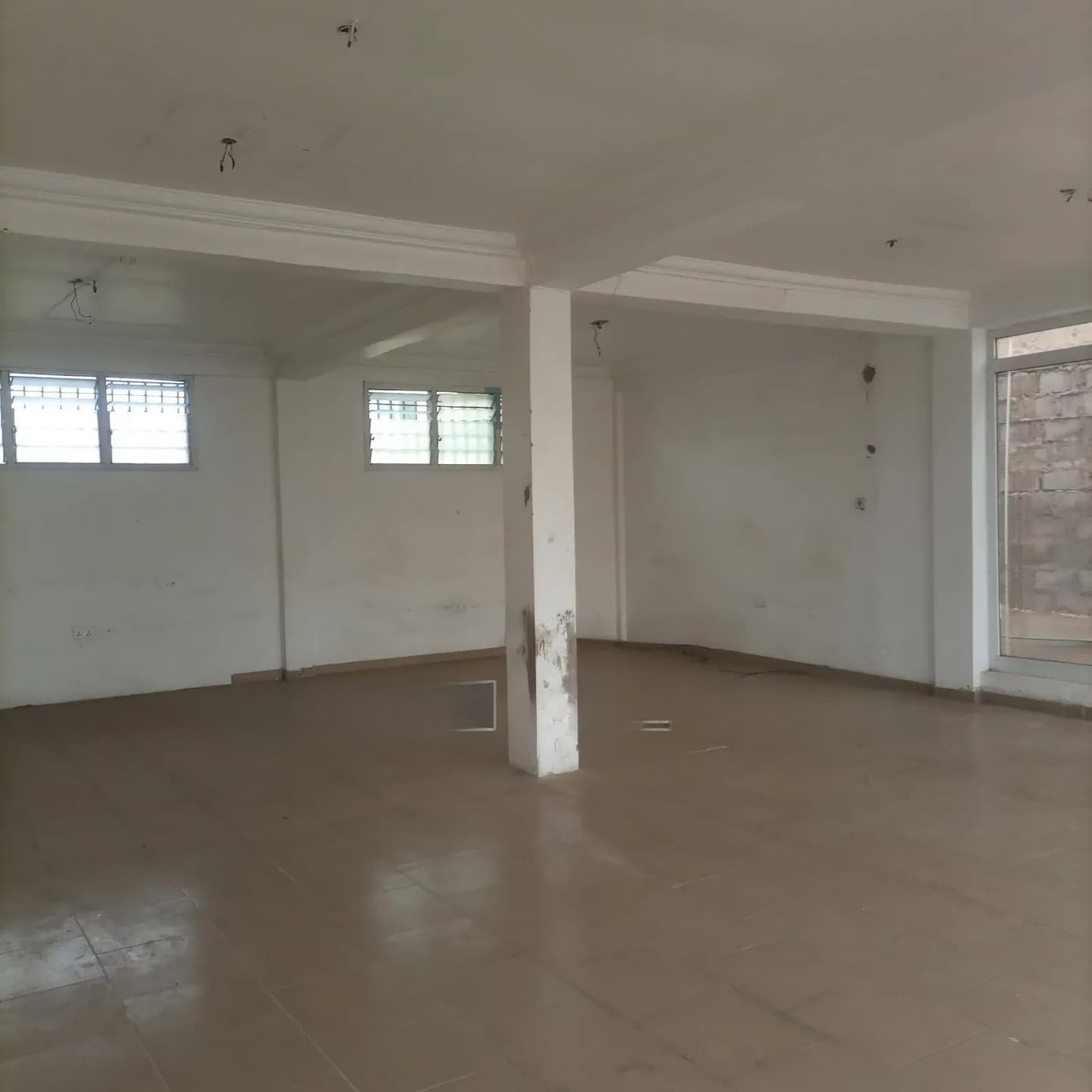 For RENT : Spacious Office Space Baatsona, Spintex Road, Accra . - Commercial in Greater Accra, Spintex, Baatsona Total - Rent