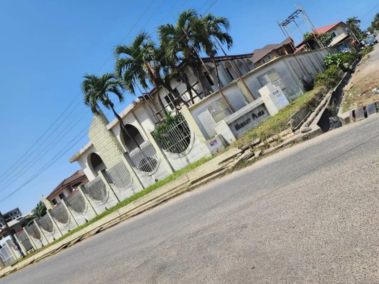 30 Rooms Hotel for Sale at Osu, Close to a Beach - House in Greater Accra, Accra Metropolitan - Sale