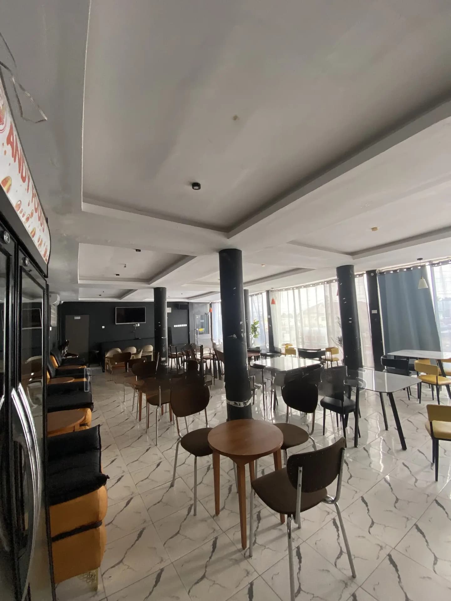 Commercial Space for Rent at Lapaz by the Tarred Road - Commercial in Greater Accra, Lapaz - Rent