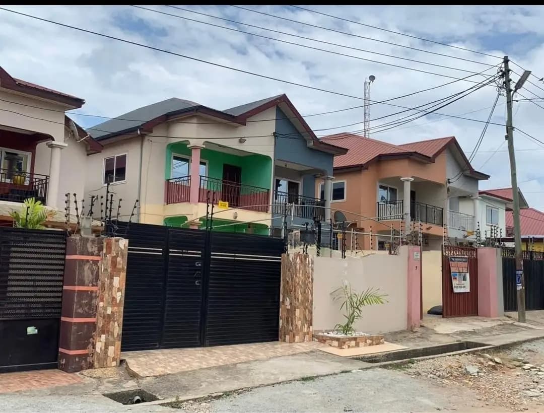 3bdrm House in Kwabenya, East Legon for sale - 3 bedroom House in Greater Accra, East Legon - Sale