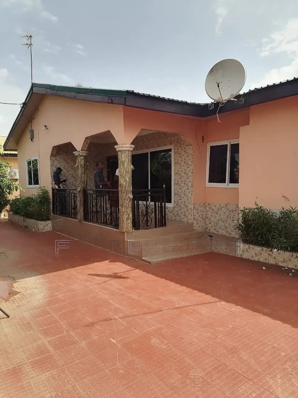 3bdrm House in Shining Star Real, Accra Metropolitan for sale - 3 bedroom House in Greater Accra, Accra Metropolitan - Sale