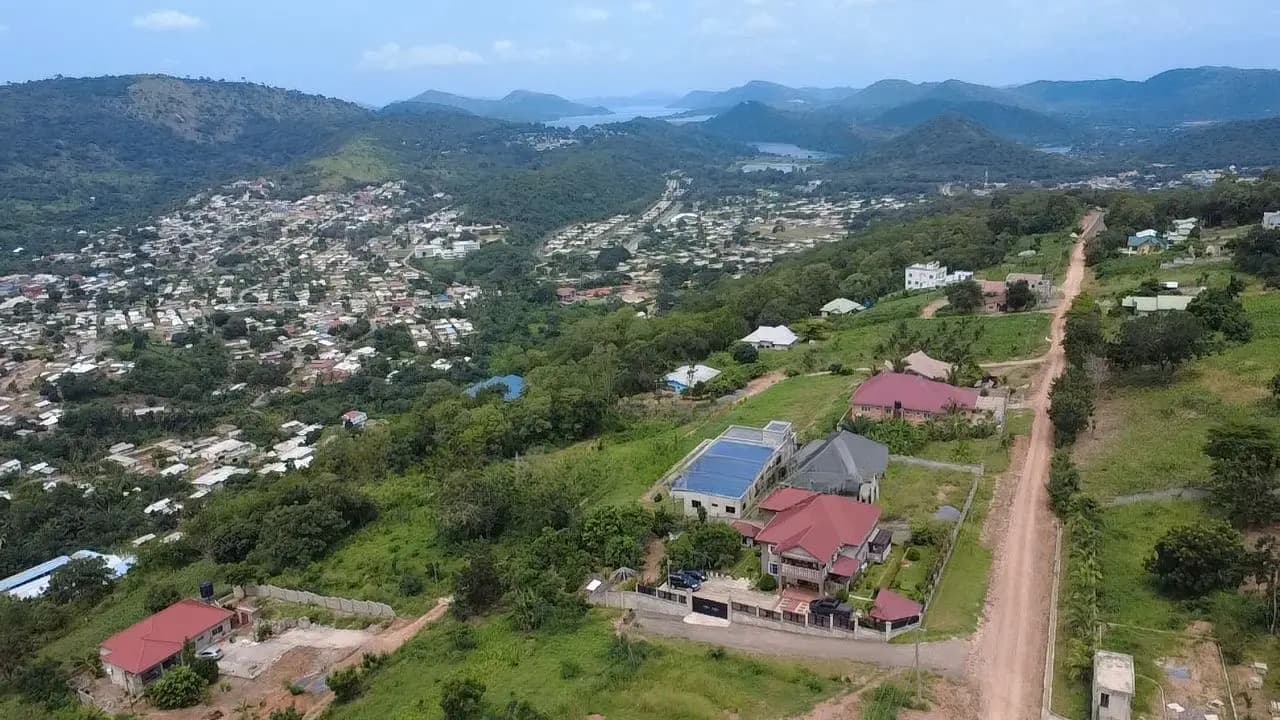 50 Acres of Estate Land Inside Akosombo - Land in Eastern Region, Asuogyaman - Sale