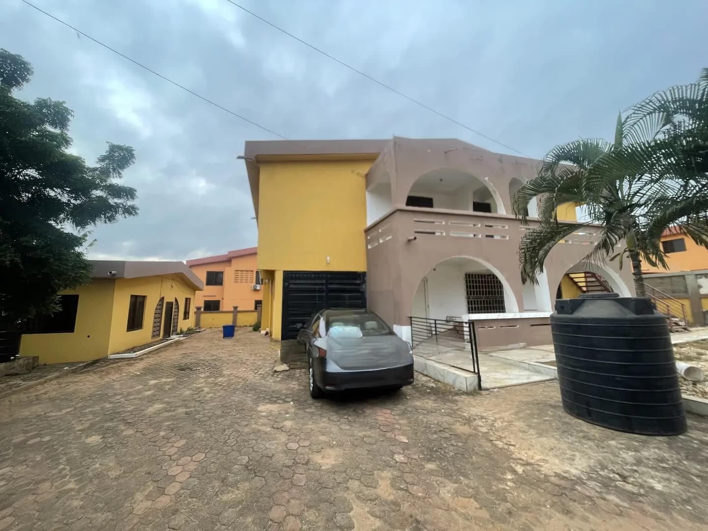 Office Space for Rent Around Adjinganor - Commercial in Greater Accra, Adjiriganor - Rent