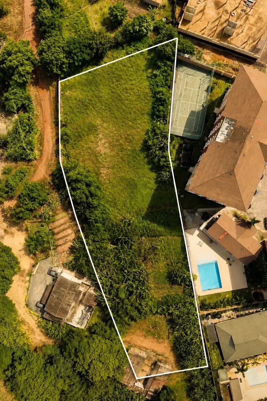 Prime 1-Acre Titled Land for Sale – Airport Residential, Accra - Land in Greater Accra, Airport Residential Area - Sale