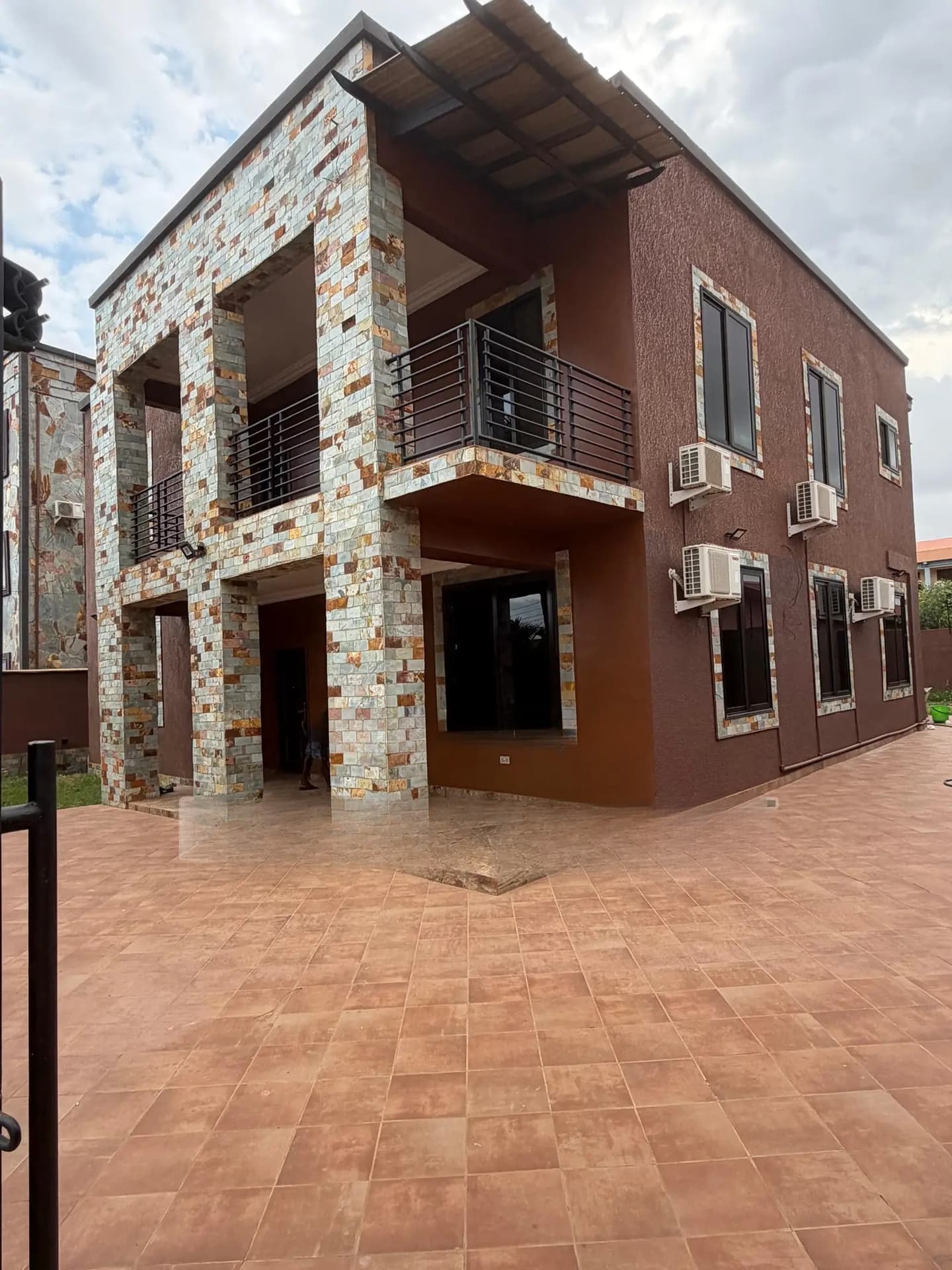 4bdrm House in Ashomang Estate for rent - 4 bedroom House in Greater Accra, Ashomang Estate - Rent