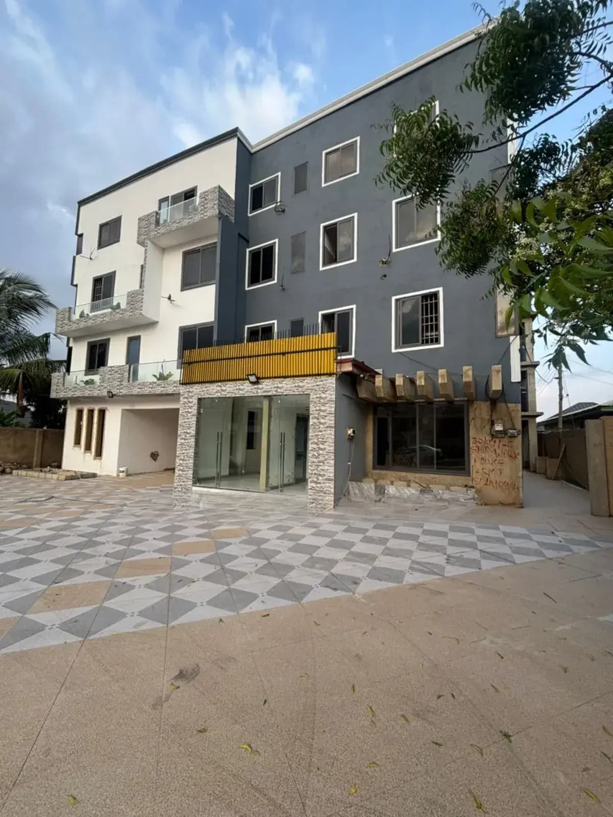 Executive Chamber and Hall Self Contained for Rent at Oyarifa - Commercial in Greater Accra, Oyarifa - Rent