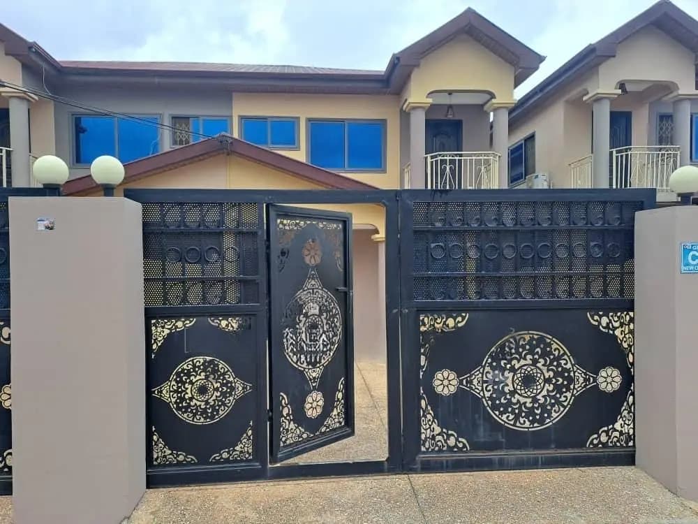 3bdrm Duplex in Abokobi for sale - 3 bedroom House in Greater Accra, Abokobi - Sale
