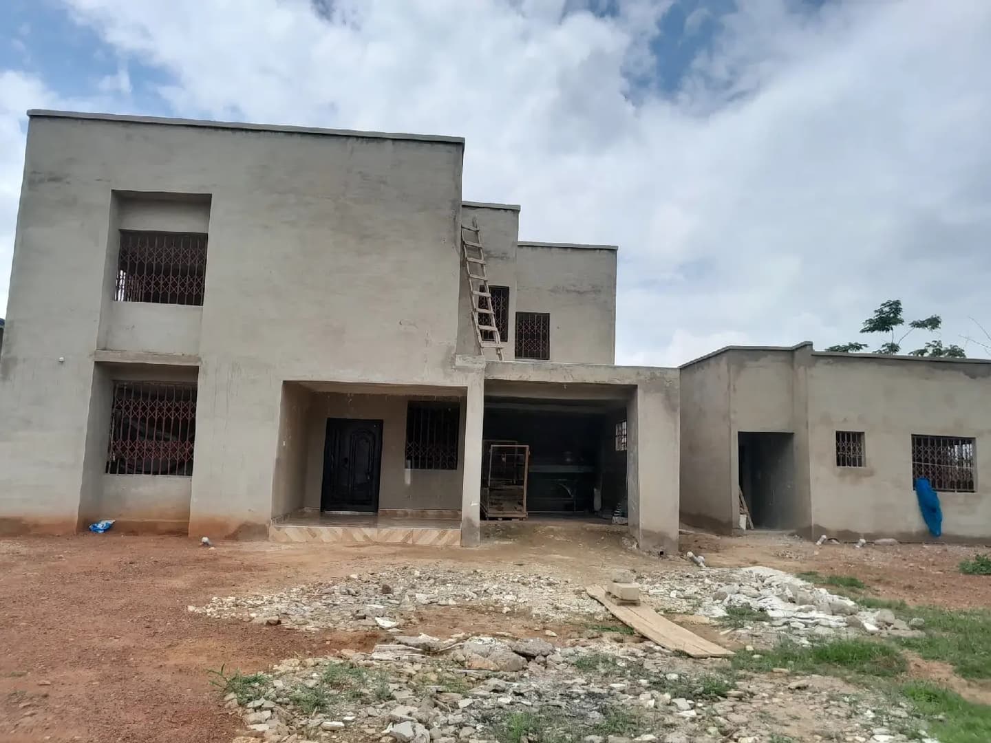 7bdrm House in Appiadu Apimso, Kumasi Metropolitan for sale - 7 bedroom House in Ashanti, Kumasi Metropolitan - Sale