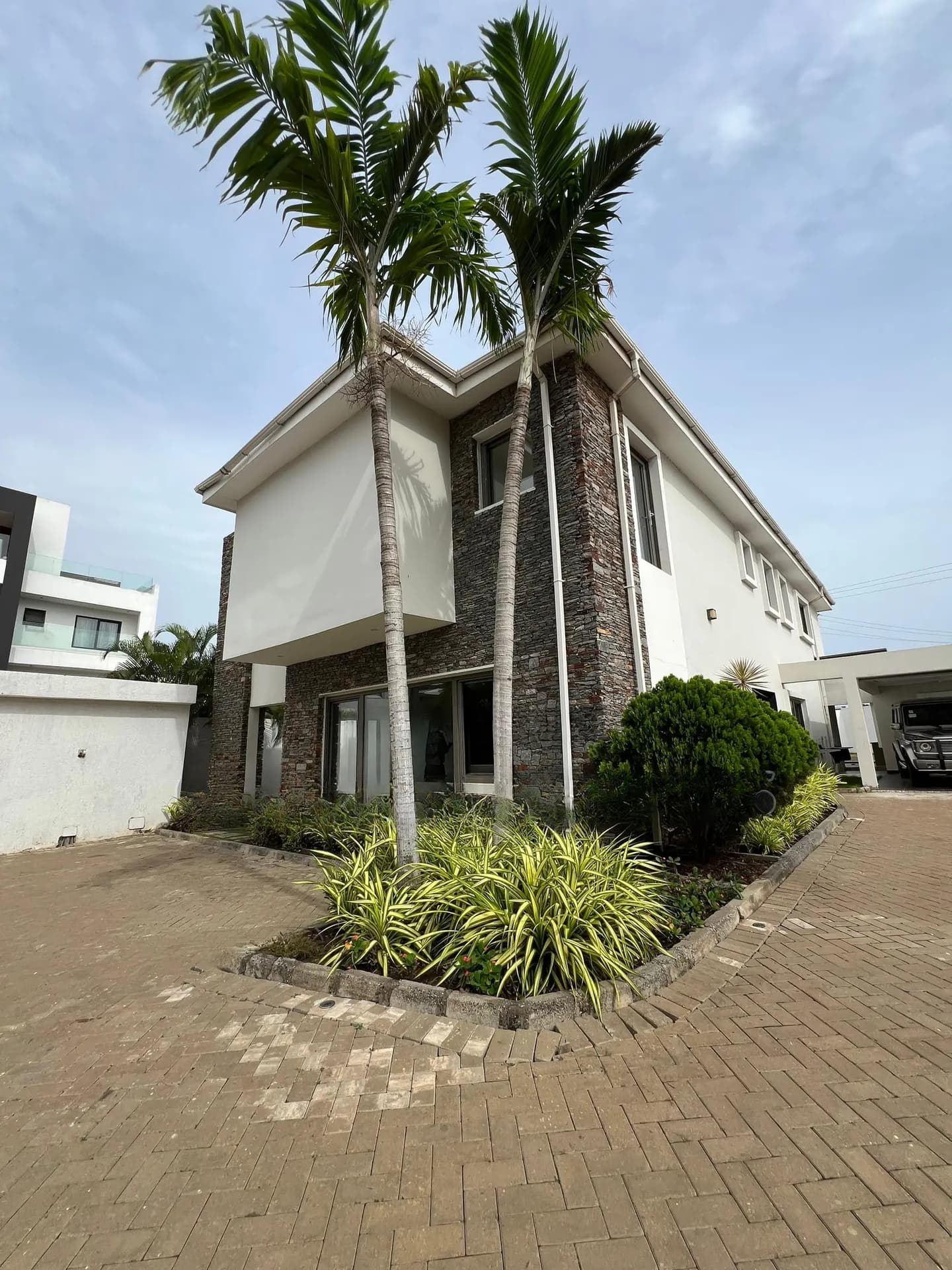 4bdrm House in Charclem Ventures, Accra Metropolitan for sale - 4 bedroom House in Greater Accra, Accra Metropolitan - Sale