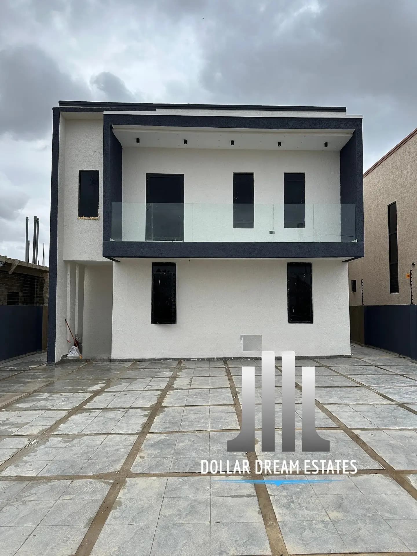 Furnished 4bdrm House in Adenta for sale - 4 bedroom House in Greater Accra, Adenta - Sale