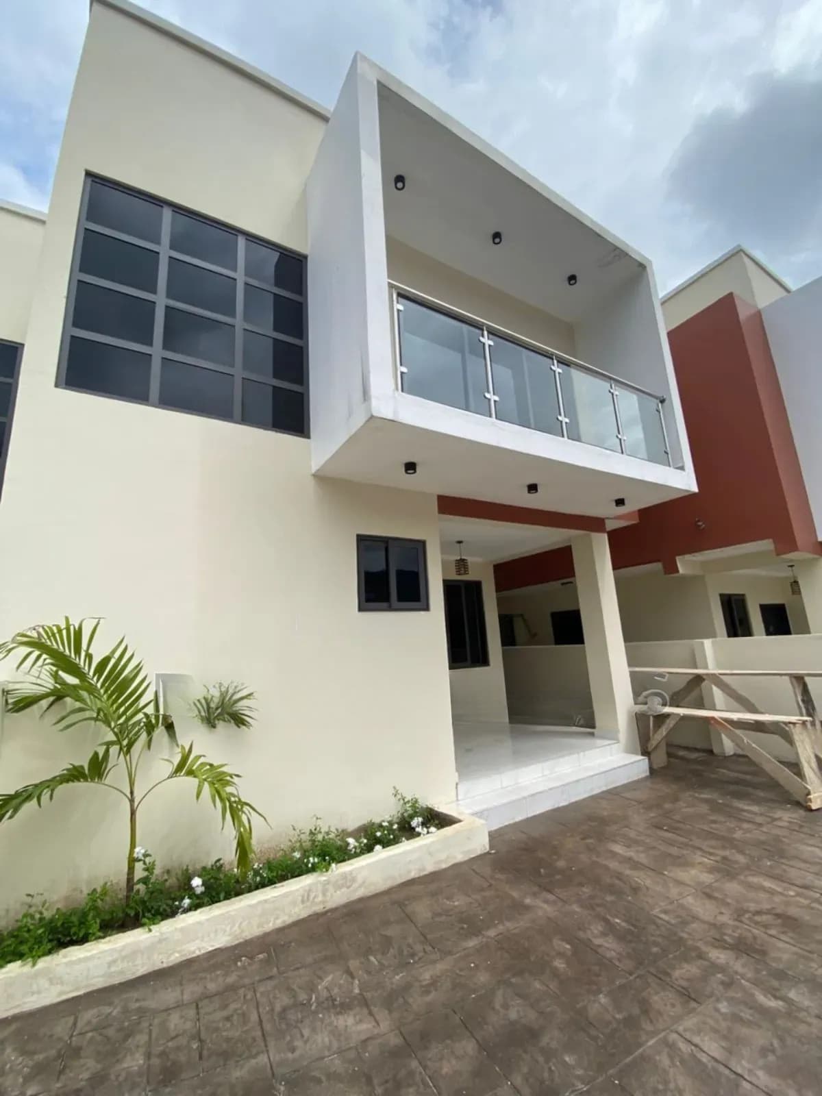 3bdrm House in Madev Realty, Oyarifa for sale - 3 bedroom House in Greater Accra, Oyarifa - Sale