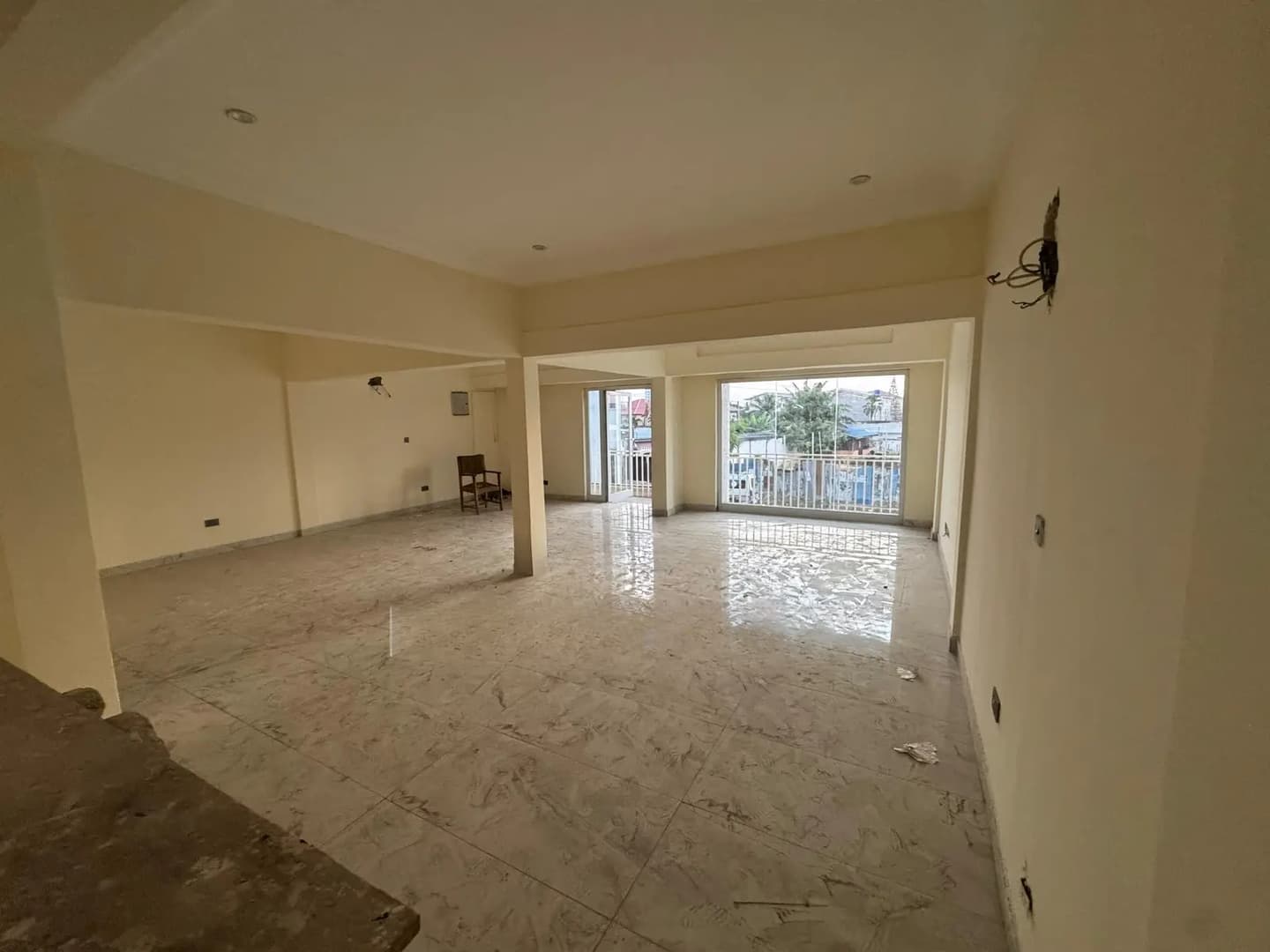 Double Shop for Rent at Dzorwulu Main Road - Commercial in Greater Accra, Dzorwulu - Rent
