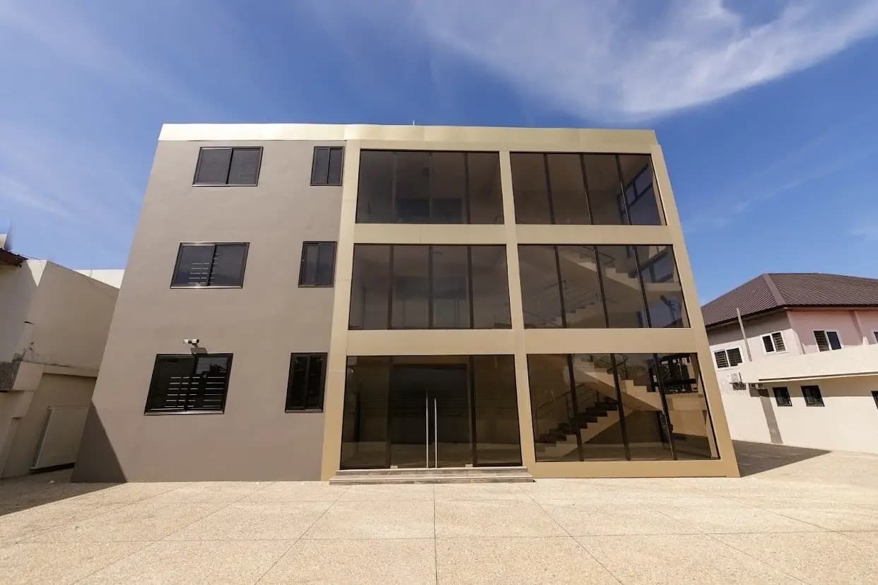 200 SQM Office Space for Rent at Dzorwulu - Commercial in Greater Accra, Dworwulu, Nyaho Medical Centre - Rent