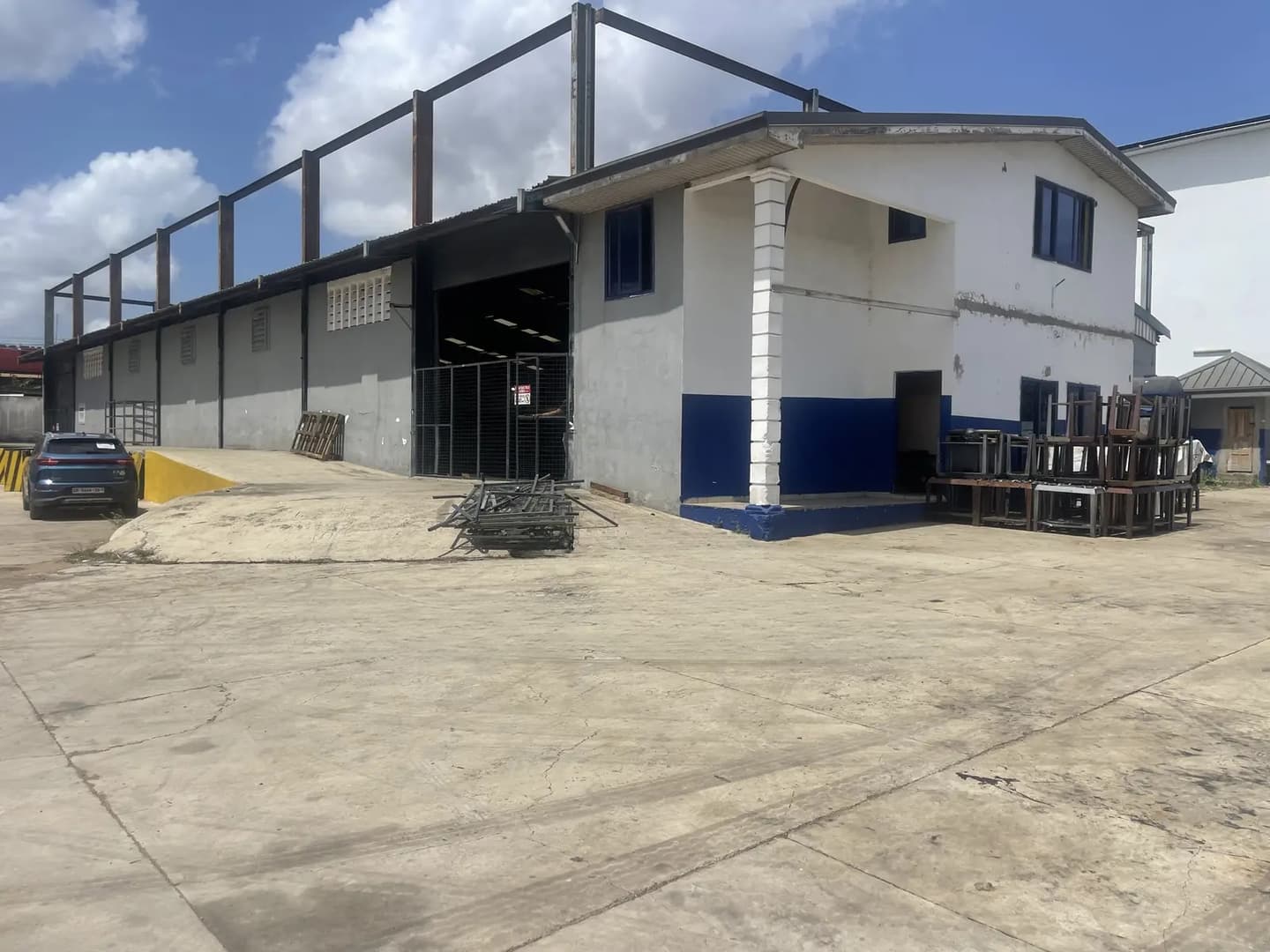 3,000 SQM Warehouse + Showrooms, Offices and Apartments at Achimota - Commercial in Greater Accra, Achimota - Sale
